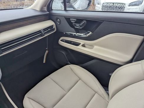 New 2026 Lincoln Corsair Reserve image 14