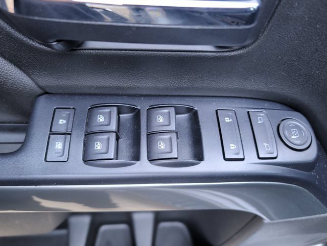 Used 2018 Chevrolet Silverado 1500 LT w/ LT Eassist Package AWD/4WD image 13
