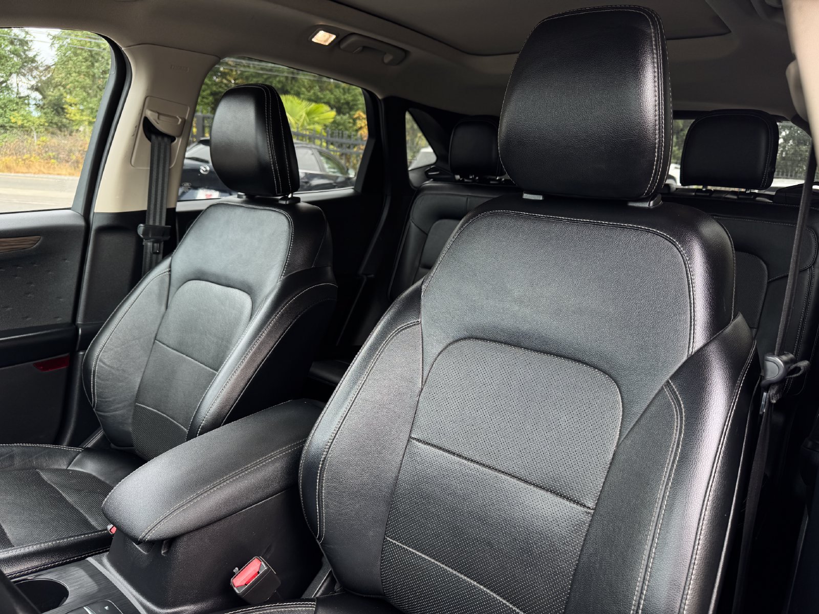 Used 2020 Ford Escape Titanium AWD/4WD image 11