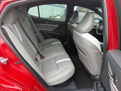 Used 2025 Toyota Camry SE w/ Convenience Package image 22