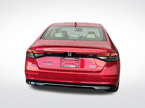 Used 2023 Honda Accord Touring image 6