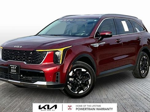Certified 2025 Kia Sorento S AWD/4WD image 1