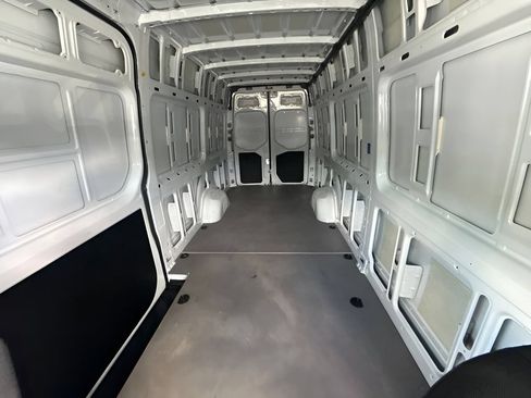 Used 2025 Mercedes-Benz Sprinter 2500 image 10