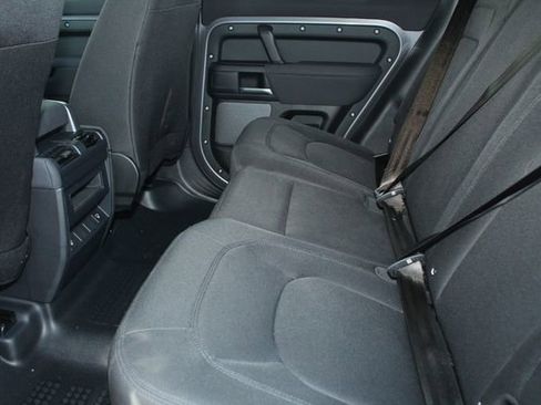 Used 2023 Land Rover Defender 110 image 5