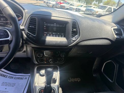 Used 2021 Jeep Compass Sport AWD/4WD image 13