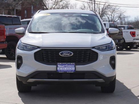 Used 2025 Ford Escape Platinum image 8