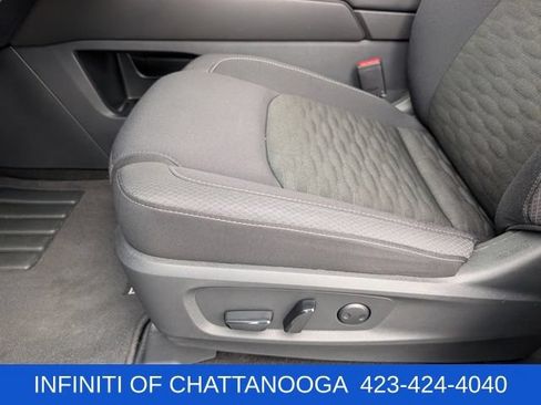 Used 2025 Nissan Pathfinder SV FWD image 20