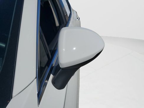 Used 2023 Buick Envision Essence image 11