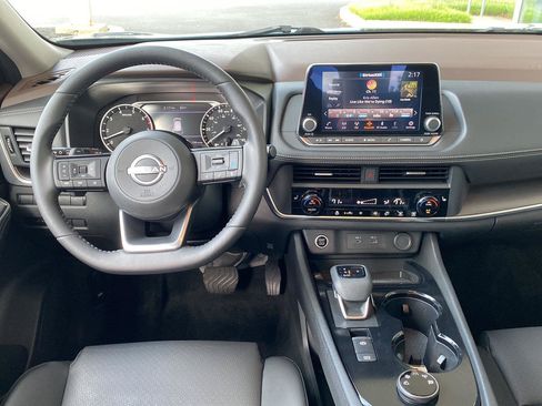 Certified 2023 Nissan Rogue SV w/ SV Premium B Package AWD/4WD image 17