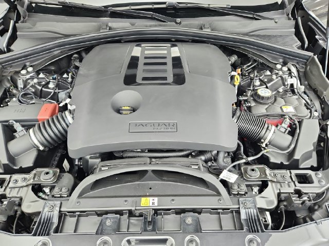Certified 2026 Jaguar F-PACE R-Dynamic S AWD/4WD image 40