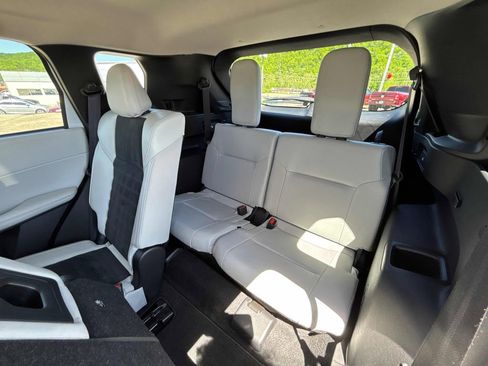 Used 2025 Mitsubishi Outlander SE AWD/4WD image 31