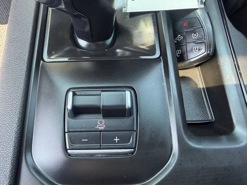 Used 2024 GMC Sierra 1500 AT4 w/ Technology Package AWD/4WD image 43