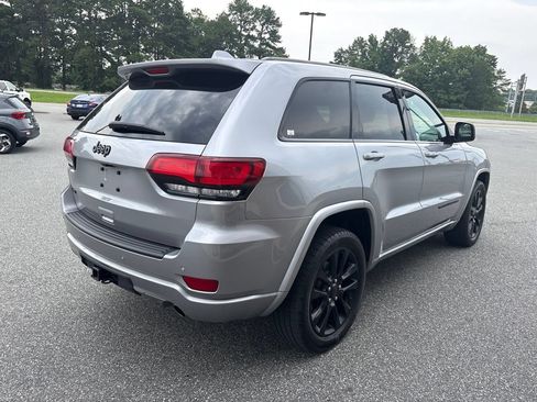 Used 2021 Jeep Grand Cherokee Laredo X AWD/4WD image 8