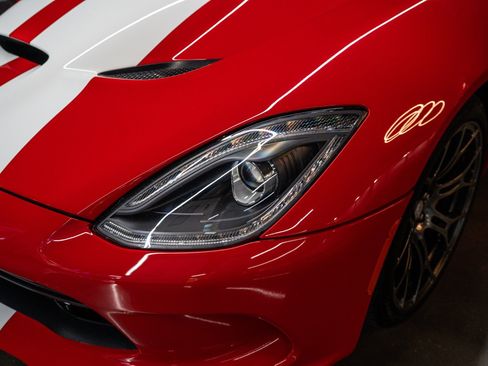 Used 2017 Dodge Viper GTS RWD image 15