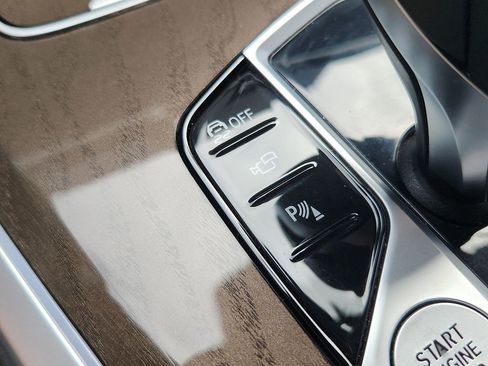 Used 2022 BMW X5 xDrive40i w/ M Sport Package image 25