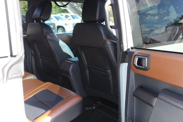 Used 2024 Ford Bronco Outer Banks w/ Sasquatch Package AWD/4WD image 13