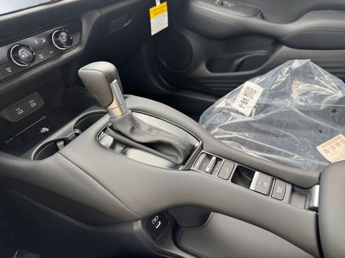 New 2026 Honda HR-V LX image 16
