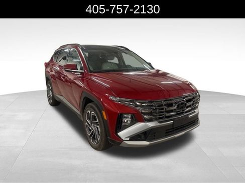 Used 2025 Hyundai Tucson Limited image 2