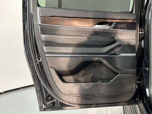 Used 2024 Jeep Grand Wagoneer L 4WD image 17