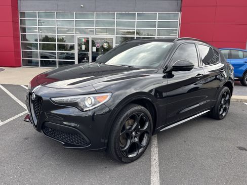 Used 2023 Alfa Romeo Stelvio Estrema AWD/4WD image 3