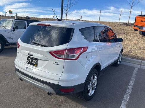 Used 2015 Ford Escape SE image 6