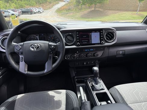 Used 2022 Toyota Tacoma TRD Sport image 22