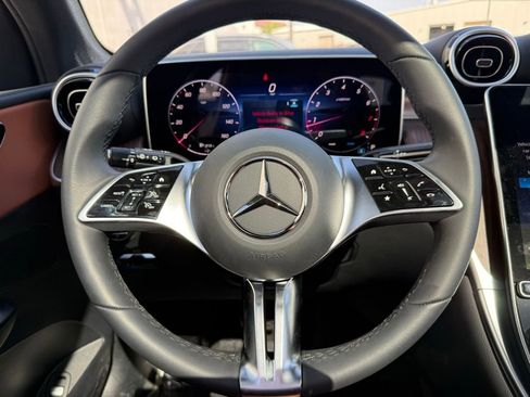 Used 2026 Mercedes-Benz GLC 300 image 12