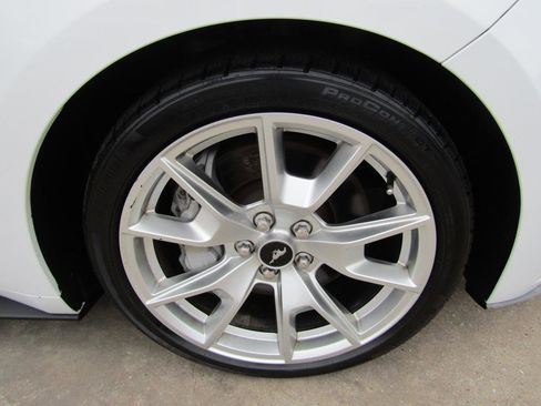 Used 2015 Ford Mustang GT Premium w/ Equipment Group 401A RWD image 9