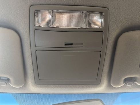 Used 2011 Toyota Camry SE w/ Fleet Convenience Pkg image 13