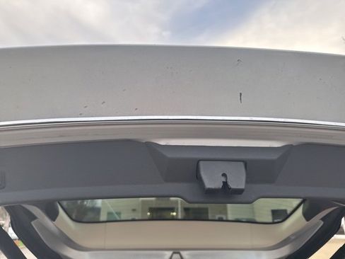 Used 2017 Ford Escape SE w/ Equipment Group 201A image 8