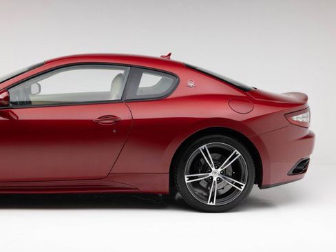 Used 2015 Maserati GranTurismo Sport image 19