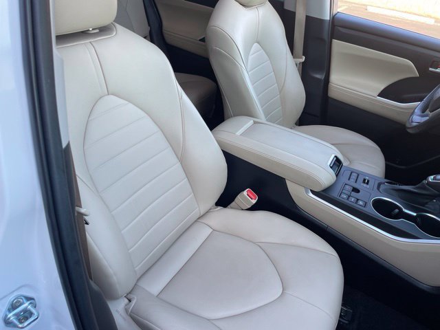 Used 2023 Toyota Highlander XLE AWD/4WD image 50