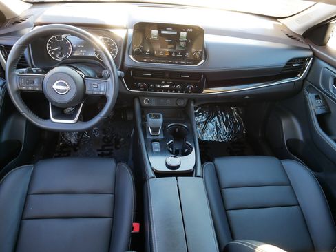 Certified 2023 Nissan Rogue SL w/ SL Premium Package image 10