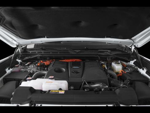 Certified 2025 Toyota Sequoia Platinum image 9