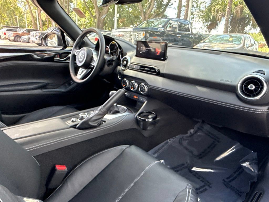 Used 2025 MAZDA MX-5 Miata RF Grand Touring RWD image 66