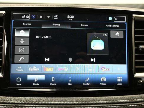 Certified 2024 Chrysler Pacifica Limited FWD image 33