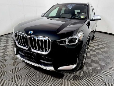Used 2023 BMW X1 xDrive28i w/ Convenience Package AWD/4WD image 3