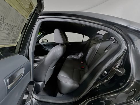 Used 2022 Lexus IS 300 image 29