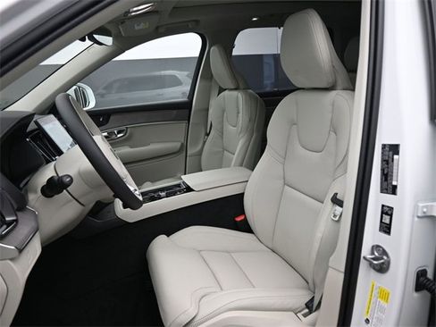 New 2026 Volvo XC90 B6 Ultra image 9
