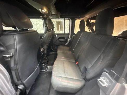 Used 2019 Jeep Wrangler Unlimited Rubicon AWD/4WD image 13