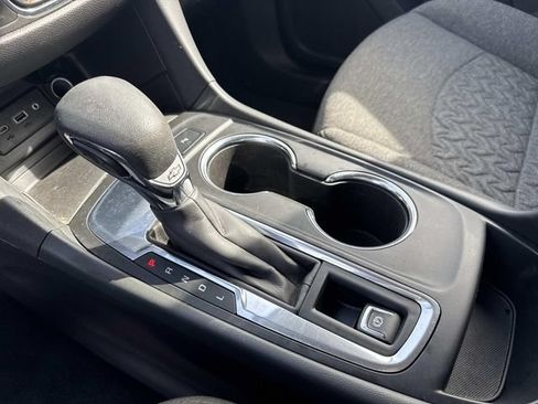 Used 2023 Chevrolet Equinox LT FWD image 40