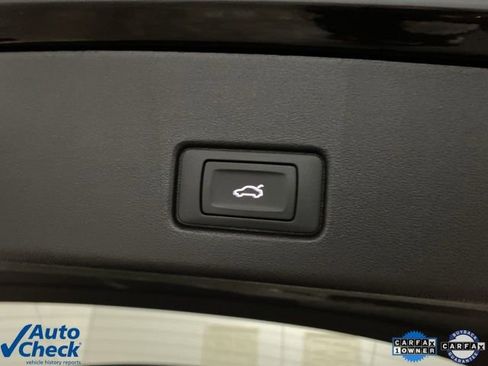 Used 2024 Audi Q4 e-tron Premium image 8