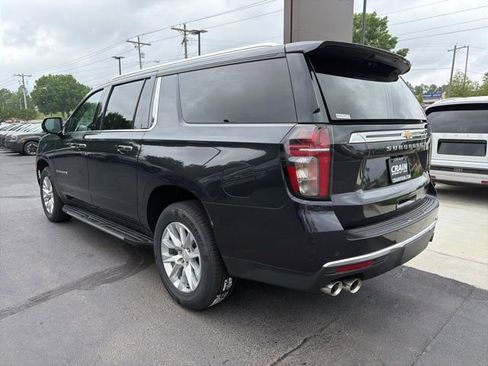 Used 2023 Chevrolet Suburban Premier RWD image 5