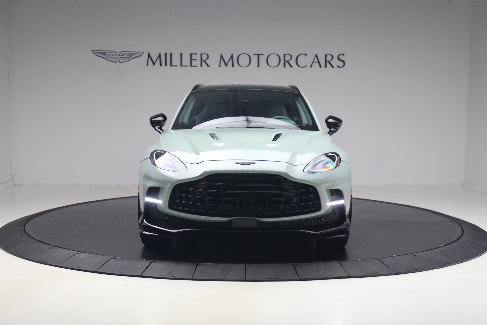 Used 2025 Aston Martin DBX 707 AWD/4WD image 12