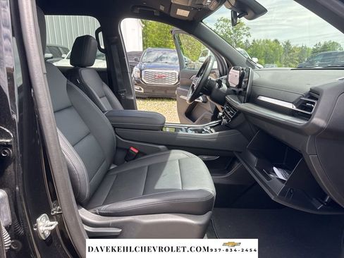 Used 2024 Chevrolet Traverse LT w/ Midnight/Sport Edition FWD image 27