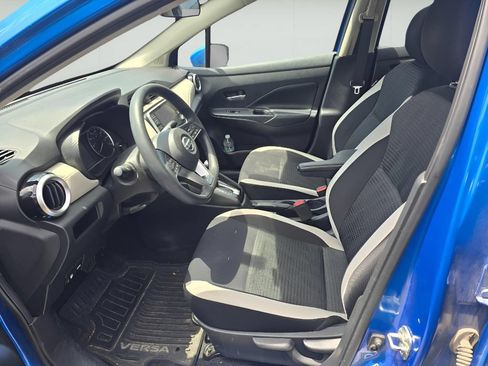 Used 2020 Nissan Versa SV FWD image 13