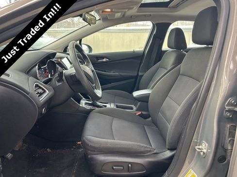 Used 2018 Chevrolet Cruze LT image 12