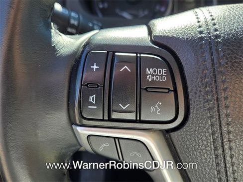 Used 2019 Toyota Highlander XLE image 29