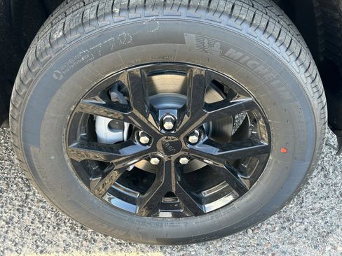 New 2026 Jeep Grand Cherokee Altitude image 6