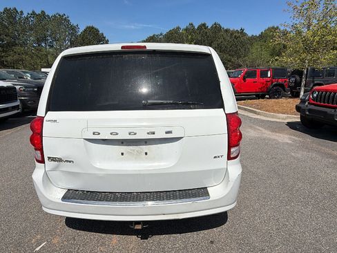 Used 2016 Dodge Grand Caravan SXT FWD image 9